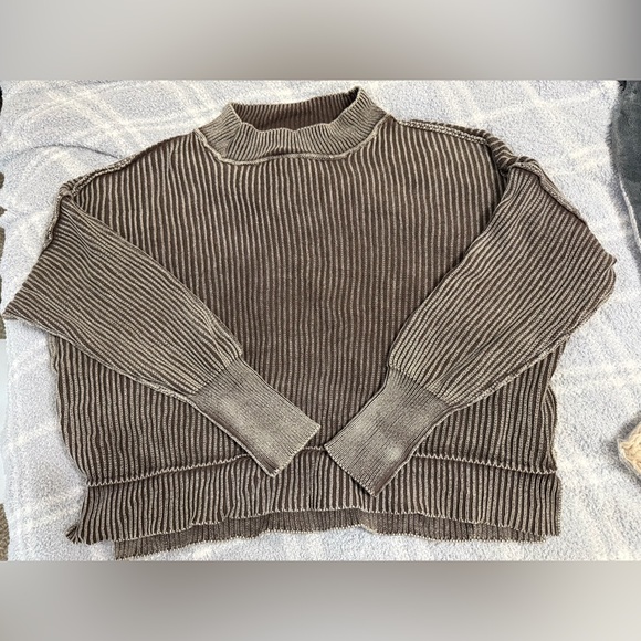 Zenana Outfitters Sweaters - Zenana Outfitters Sweater in Brown